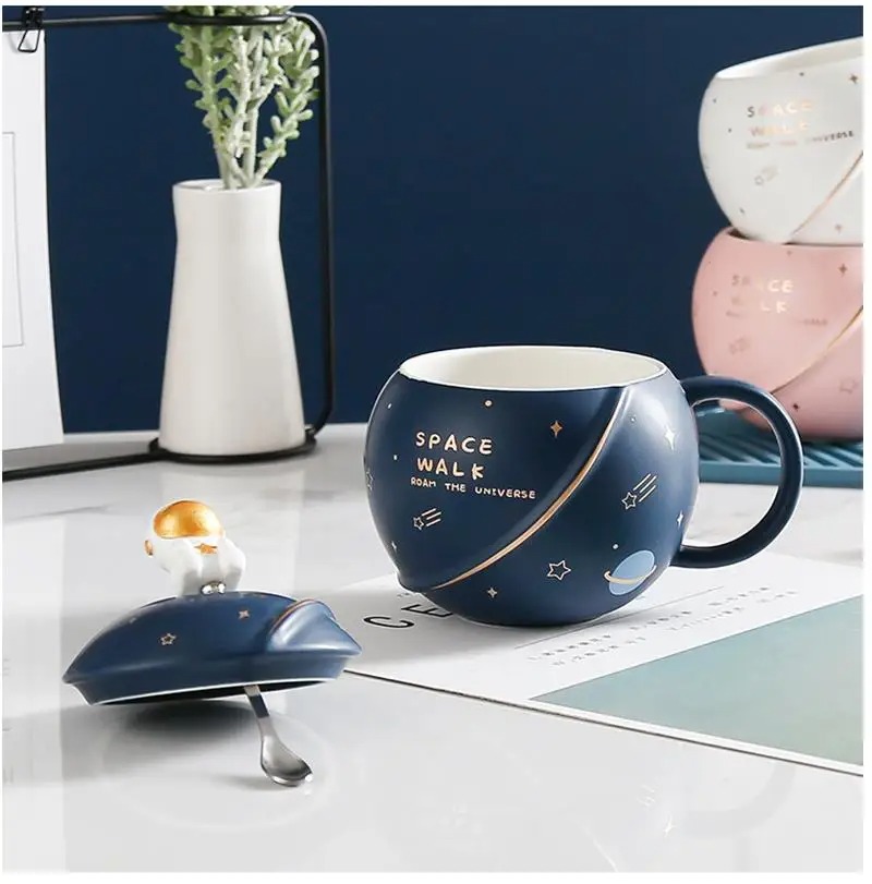 Mug Astronaute Dans Les Étoiles